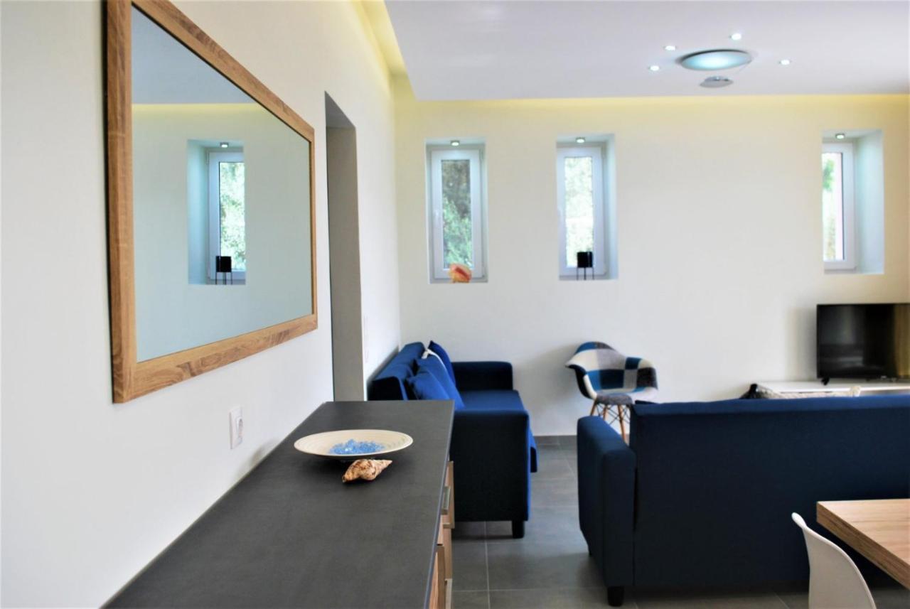 Q Luxury Rooms Paleros Buitenkant foto