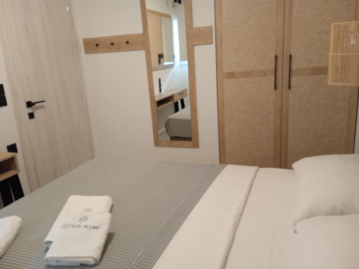 Q Luxury Rooms Paleros Buitenkant foto